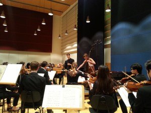 Marcell Denes-Worowski und die Solistin Anna Mittermeier