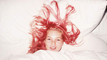 1_juergen-teller--young-pink-kate--london-1991.-_presse.jpeg