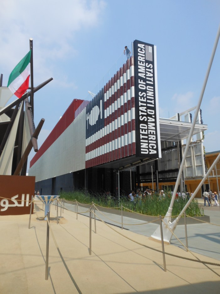 Der Eingang zum amerikanischen Pavillon